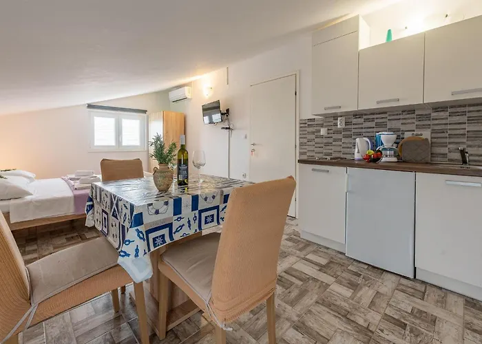 Апартаменты Amazing In With Wifi Врси